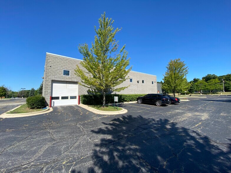 More Photos Of 855 E Grand Ave, Lake Villa Auto Dealership For Lease