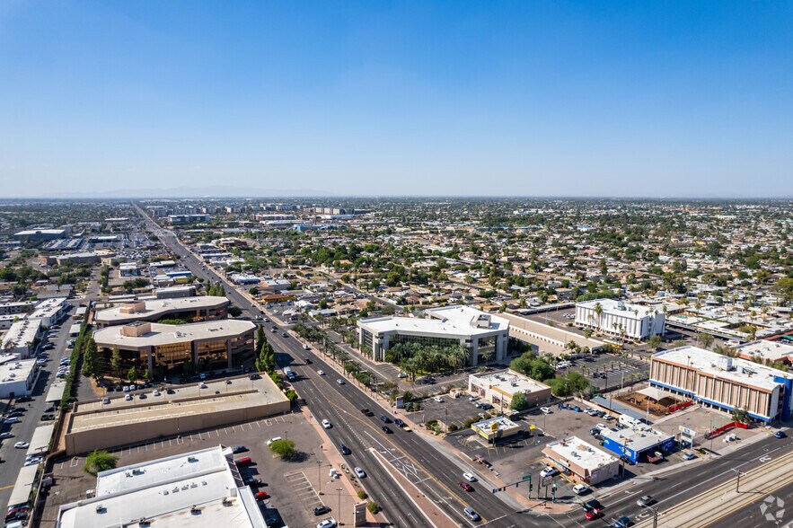 More Photos Of 1990 W Camelback Rd, Phoenix Office Residential For Lease