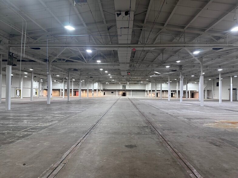 More Photos Of 1007-1011 W Butler St, Philadelphia Distribution For Lease