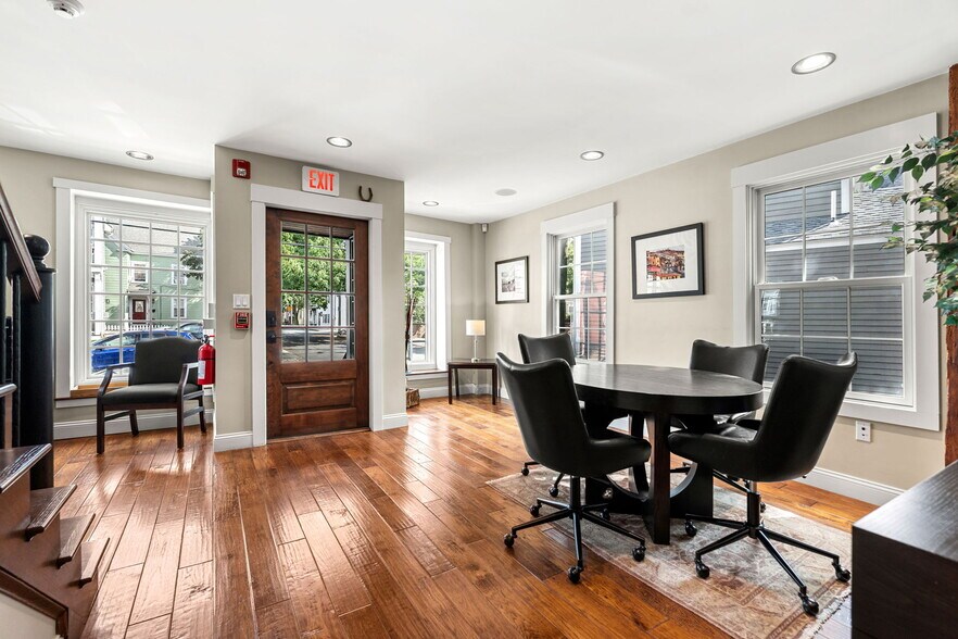 More Photos Of 8 Essex St, Salem Office For Sale