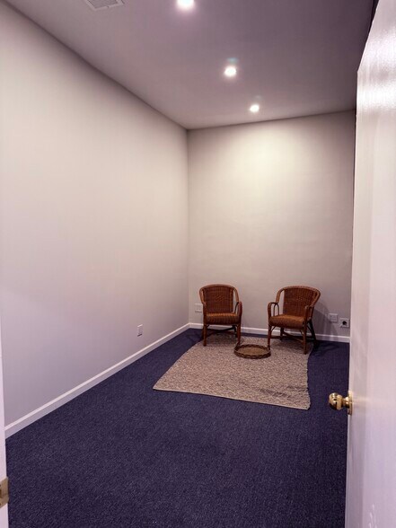More Photos Of 1715 Mariposa Ave, Los Angeles Freestanding For Lease