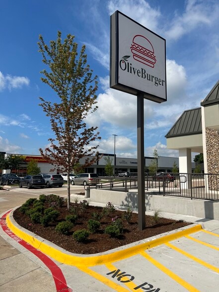 More Photos Of 2109 Parker Rd W, Plano Unknown For Lease