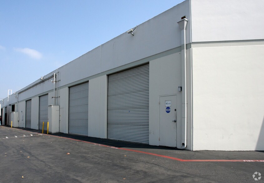 More Photos Of 16182 Gothard St, Huntington Beach Light Manufacturing For Lease