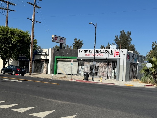 Primary Photo Of 7057-7059 Reseda Blvd, Reseda Storefront For Lease