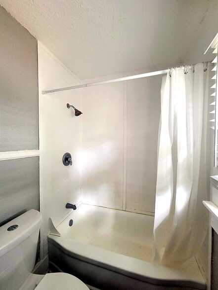 More Photos Of 619 Kirkwood Ter N, Saint Petersburg Apartments For Sale