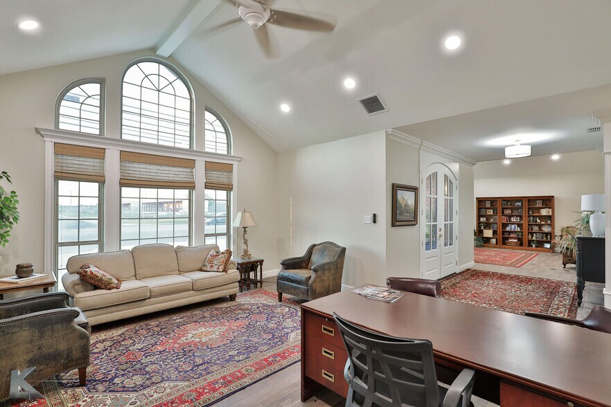More Photos Of 2150 Industrial Blvd, Abilene Office For Sale