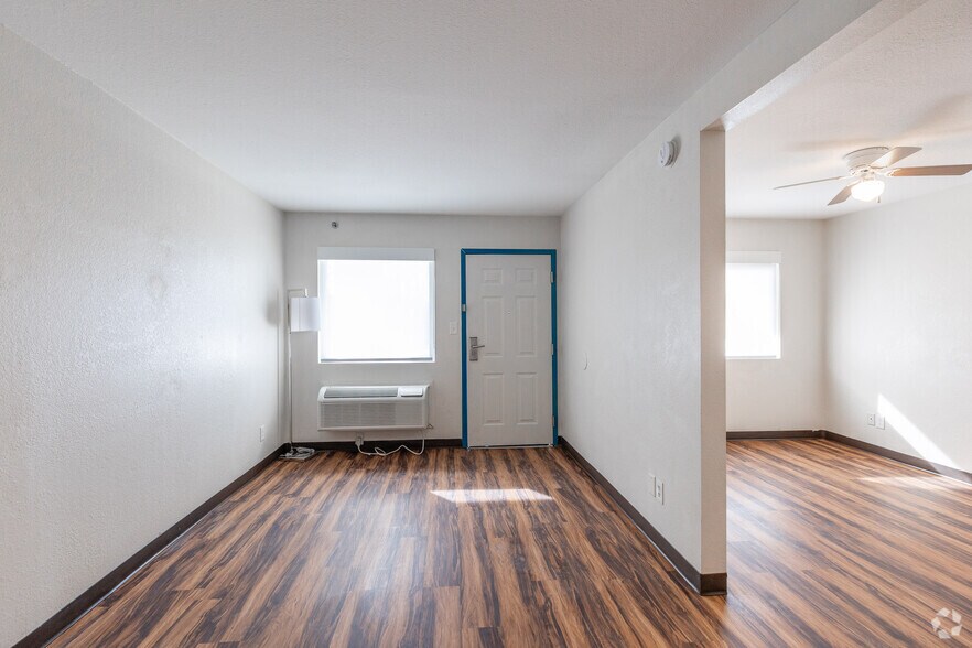 More Photos Of 2425 Atrium Way, Nashville Apartments For Sale