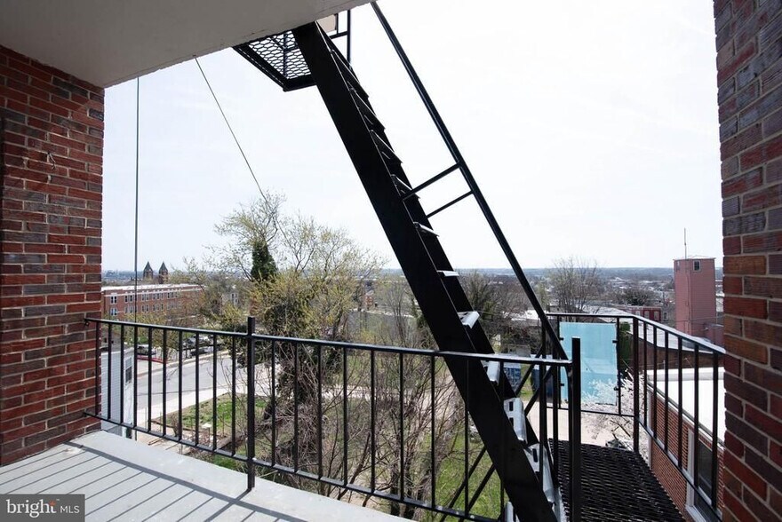 More Photos Of 1911 W Baltimore St, Baltimore Apartments For Sale