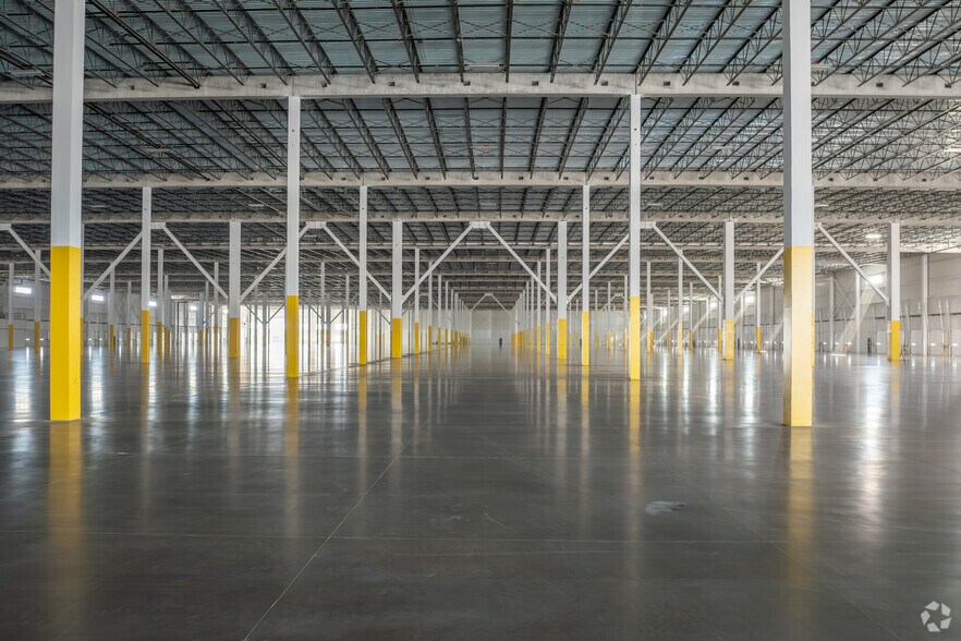 More Photos Of 198 Enterprise Blvd, Allenwood Unknown For Lease