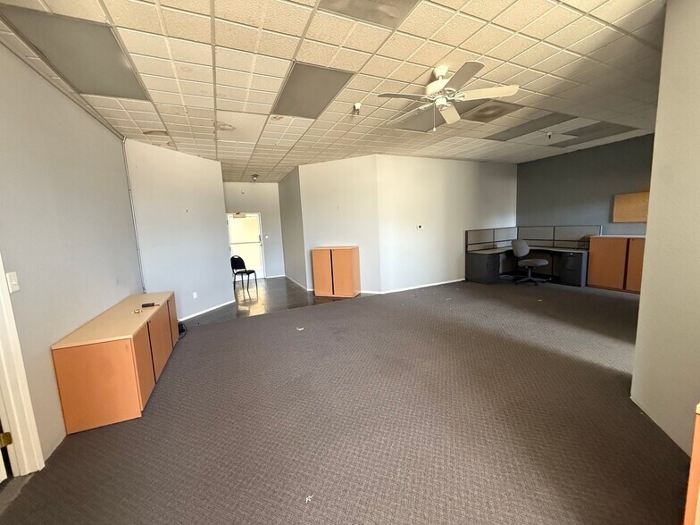 More Photos Of 1420 W Kettleman Ln, Lodi Unknown For Lease