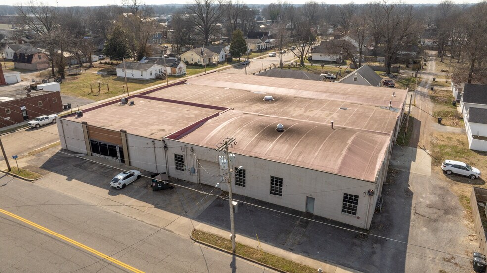 More Photos Of 303 N 13th St, Paducah Light Distribution For Lease