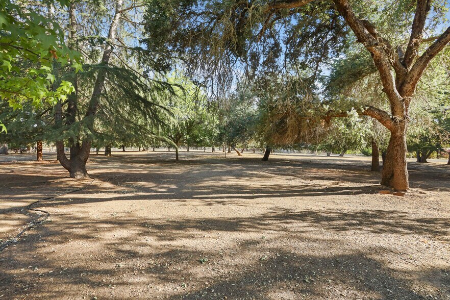 More Photos Of 24521 N McIntire Rd, Clements Land For Sale