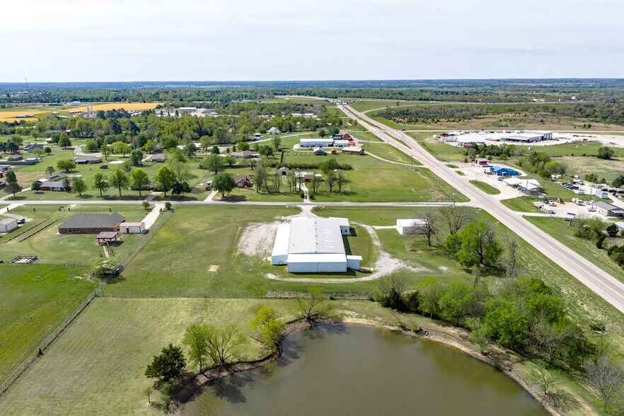 More Photos Of 6121 Highway 177, Shawnee Warehouse For Lease