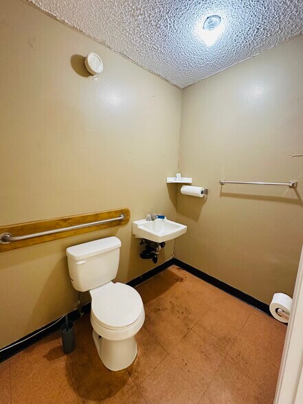 More Photos Of 600-608-640 Fry Blvd, Sierra Vista Unknown For Lease