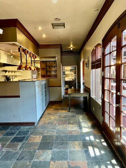 More Photos Of 14572 Big Basin Way, Saratoga Storefront For Lease