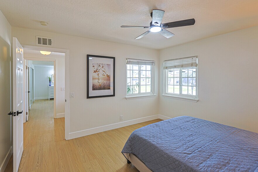 More Photos Of 17819 Bay St, Fountain Valley Specialty For Sale