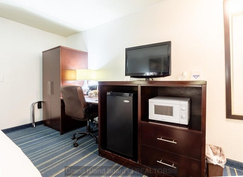 More Photos Of 2620 N Diers Ave, Grand Island Hotel For Sale