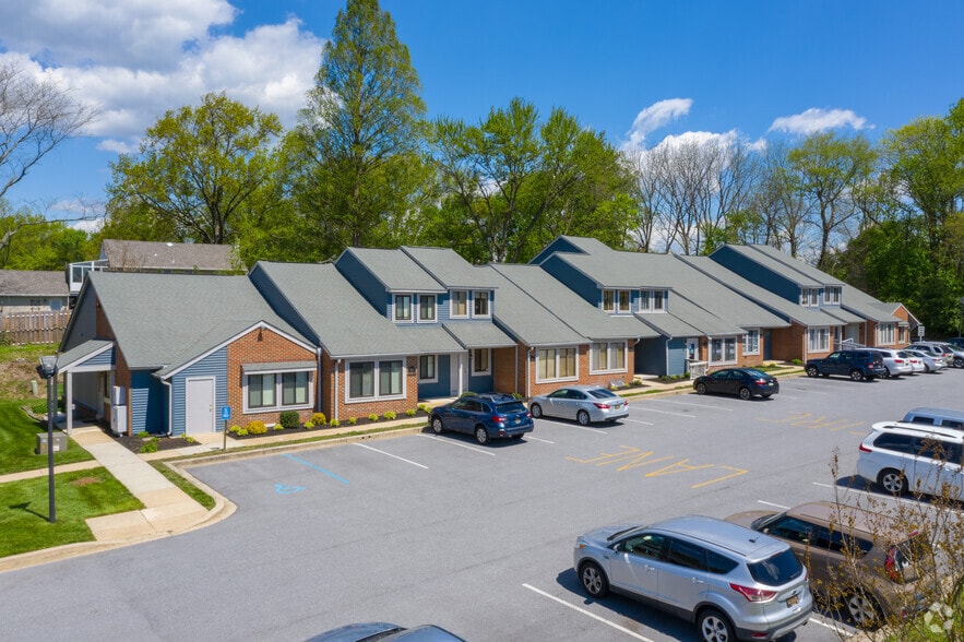 Primary Photo Of 5201-5215 W Woodmill Dr, Wilmington Medical For Sale