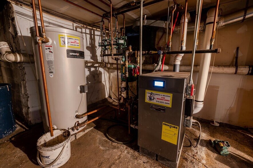 More Photos Of 21-23 W Jamaica Ave, Valley Stream Flex For Sale