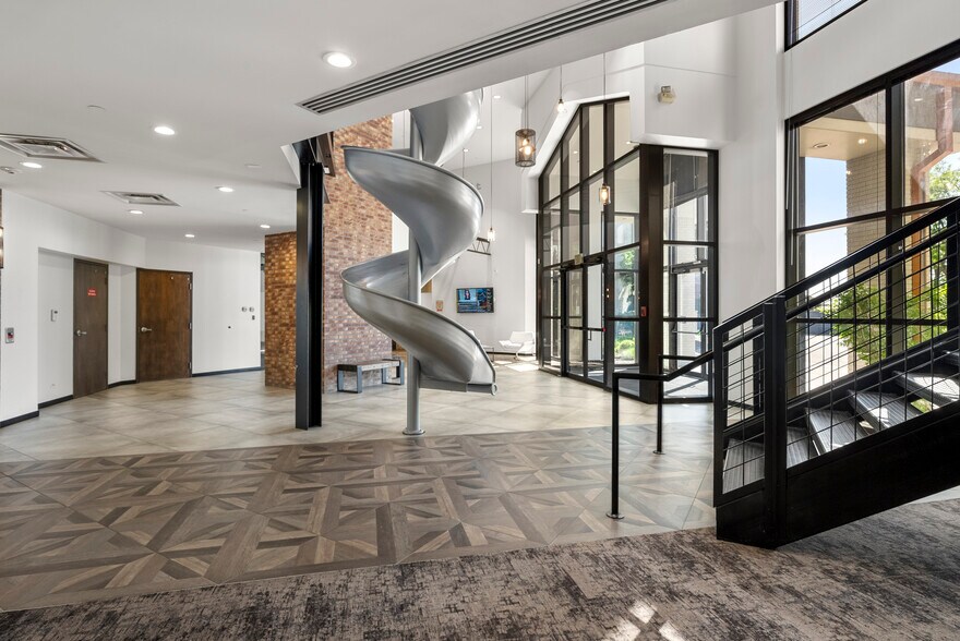 More Photos Of 400 W 48th Ave, Denver Office For Lease