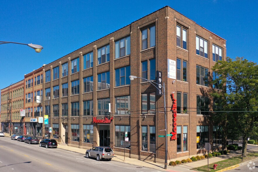 More Photos Of 1901 N Clybourn Ave, Chicago Loft Creative Space For Lease
