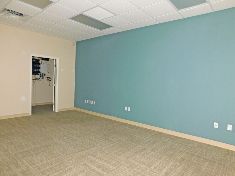 More Photos Of 372-390 N Babcock St, Melbourne Medical For Lease