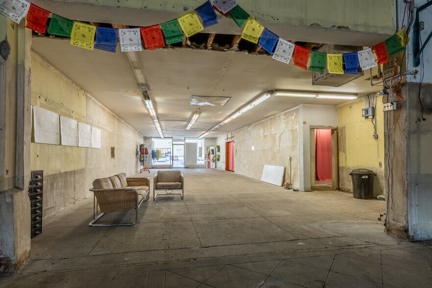 More Photos Of 162 N Main St, Bishop General Retail For Sale