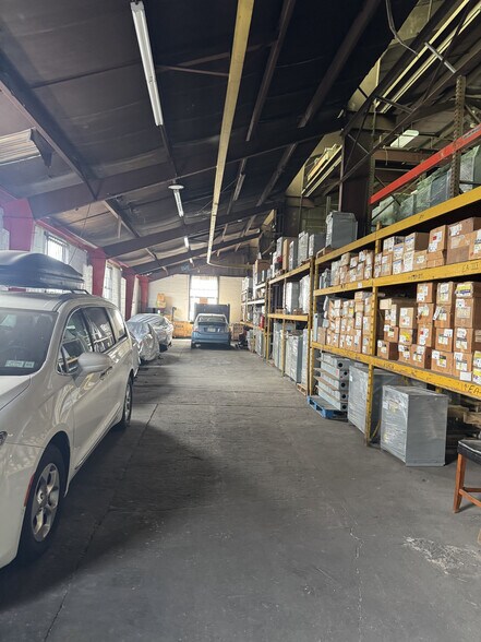 More Photos Of 131 Akron St, Lindenhurst Warehouse For Sale