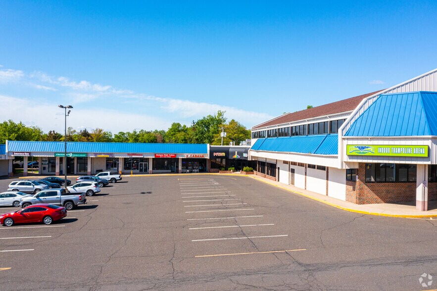 More Photos Of 610-640 E Main St, Lansdale Storefront For Sale