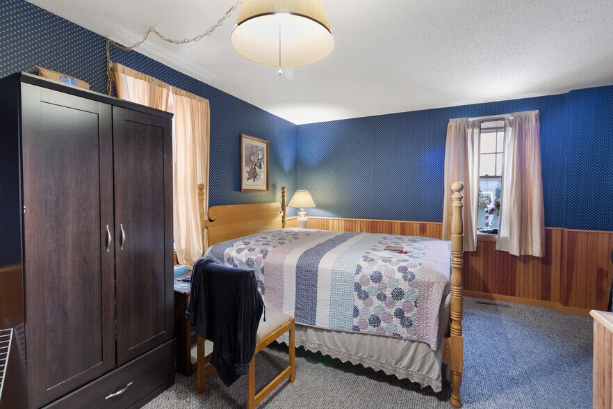 More Photos Of 4712 220th Trl, Amana Hotel For Sale