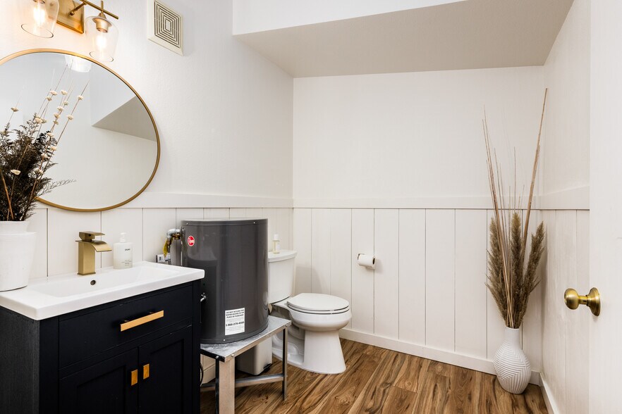 More Photos Of 1260-1278 Broadway, Sonoma Freestanding For Sale