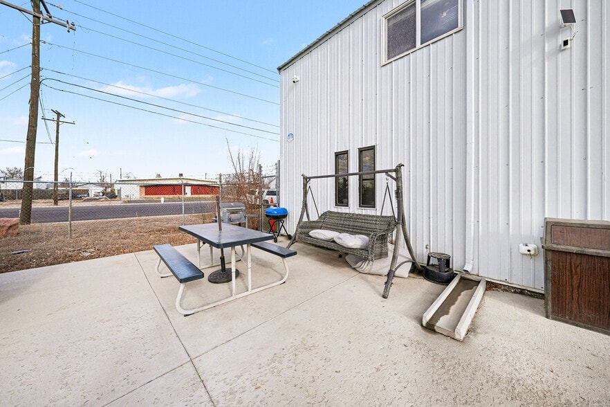 More Photos Of 420 15th St, Greeley Service For Sale