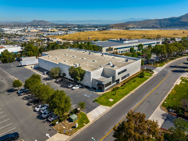 More Photos Of 1161 California Ave, Corona Manufacturing For Sale