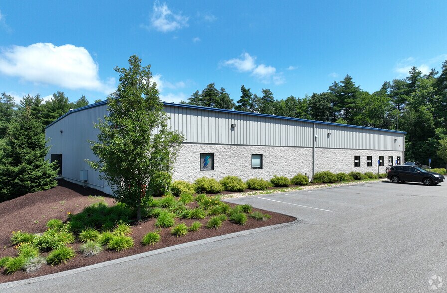 More Photos Of 45 South St, Hopkinton Research And Development For Lease