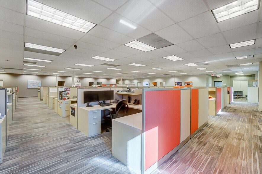 More Photos Of 2025 E 4th St, Lima Light Manufacturing For Sale