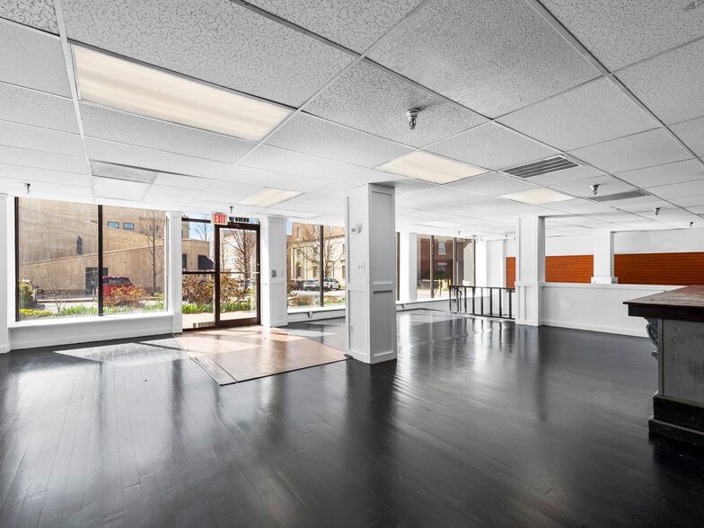More Photos Of 1 Battle Sq, Asheville Apartments For Lease
