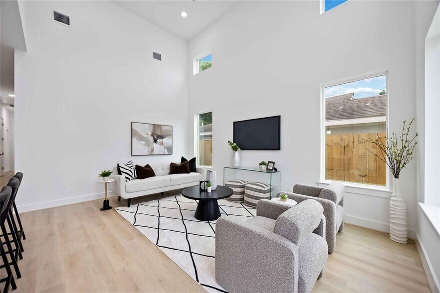 More Photos Of 4430 Knoxville Street #A-B, Houston Apartments For Sale