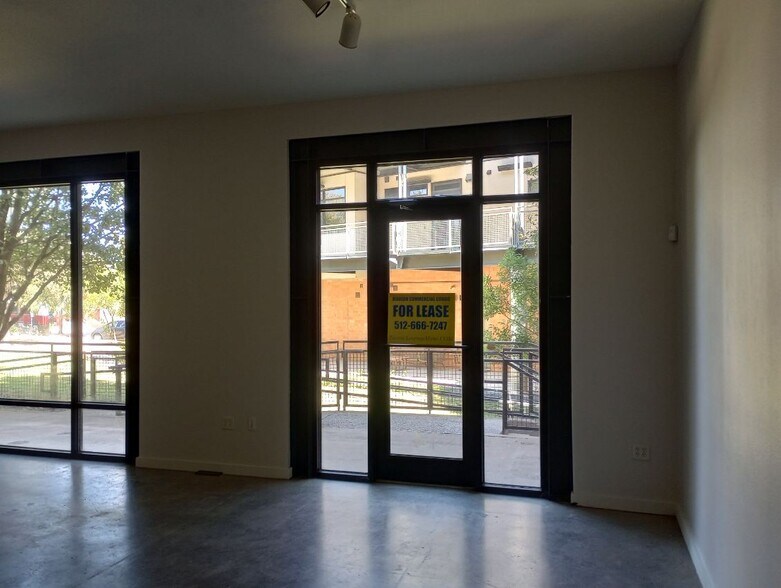 More Photos Of 2525 S Lamar Blvd, Austin Office For Sale