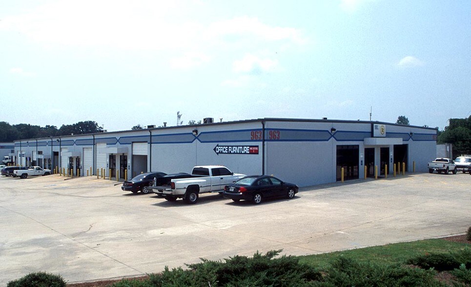 More Photos Of 963 N Burnt Hickory Rd, Douglasville Distribution For Lease
