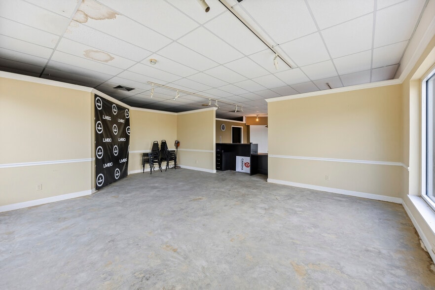 More Photos Of 2705 N Harbor City Blvd, Melbourne Freestanding For Sale