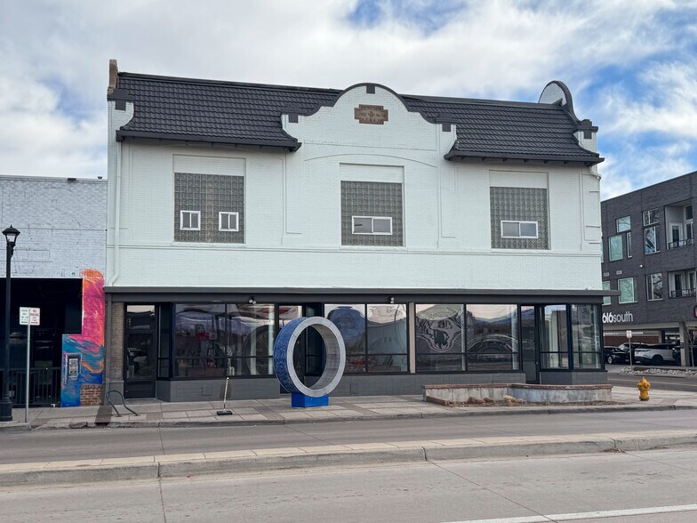 More Photos Of 15 E Iowa Ave, Denver Storefront For Lease