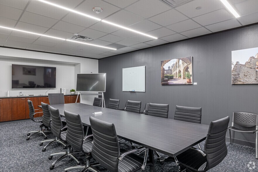 More Photos Of 7550 W Interstate 10, San Antonio Coworking Space