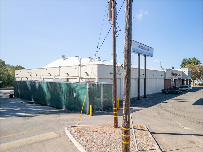 More Photos Of 3434 High St, Oakland Drugstore For Sale