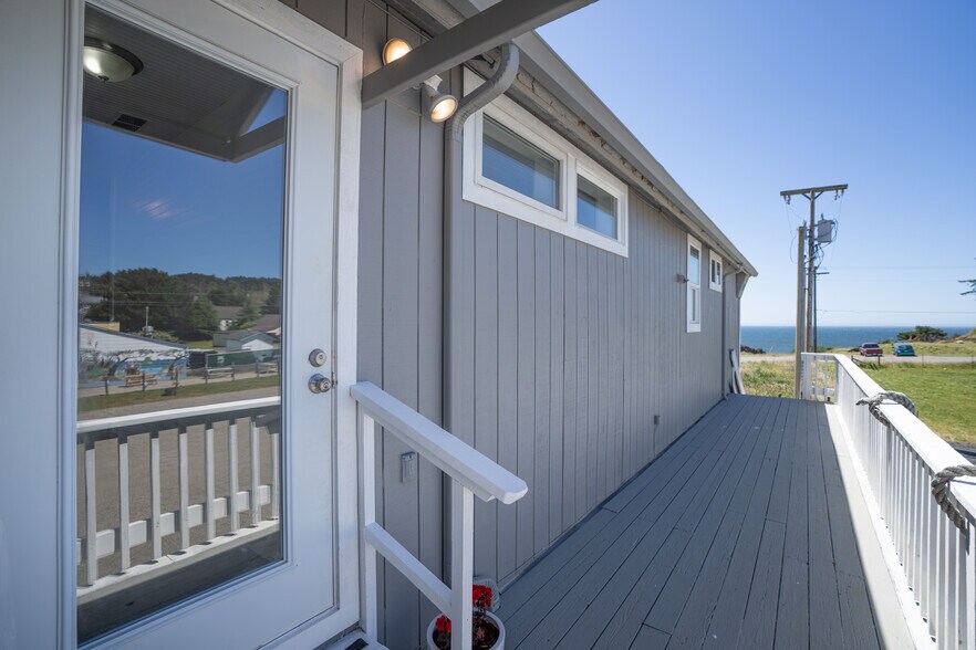 More Photos Of 267 W Sixth St, Port Orford Storefront Retail Residential For Sale
