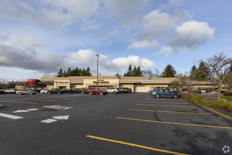 More Photos Of 10100-10124 SW Washington Square Rd, Tigard General Retail For Lease