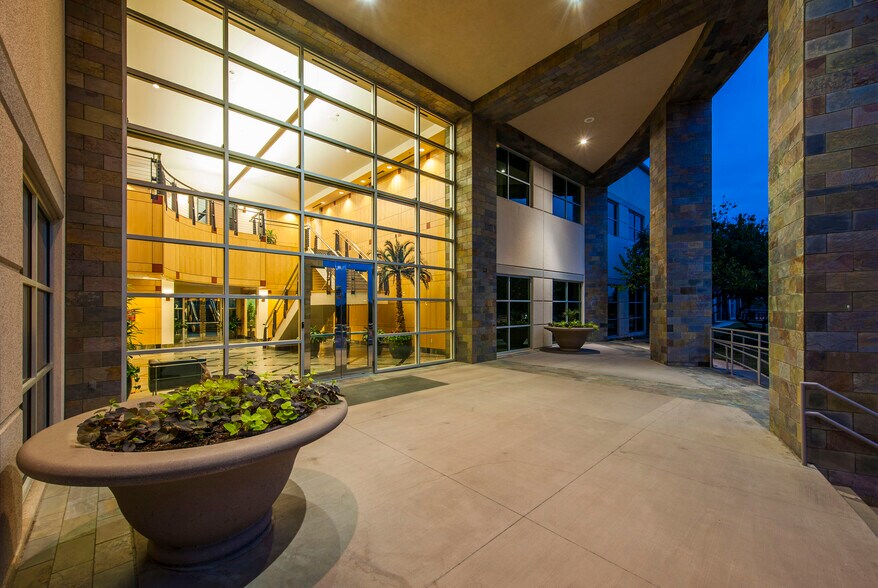 More Photos Of 211 N Loop 1604 E, San Antonio Unknown For Lease