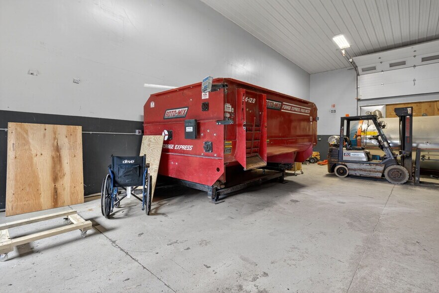 More Photos Of 8 State Route 31, Jordan Storefront Retail Office For Sale