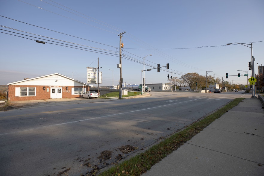 More Photos Of 116 Main St, Lemont Office For Sale