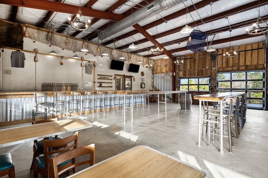 More Photos Of 4810 Long Beach Rd SE, Southport General Retail For Sale