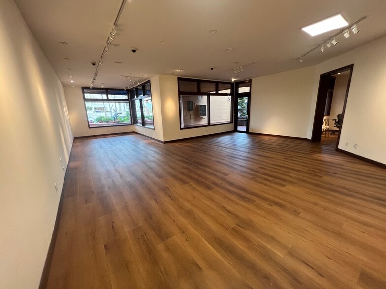 More Photos Of 1540 S Coast Hwy, Laguna Beach Office For Lease